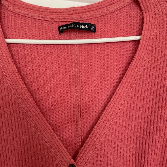 A&F Pink Ribbed Top - Picture 3 of 4